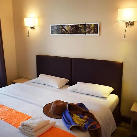 Logis Restaurant Le Du Roulier Capendu