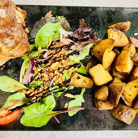 Logis Restaurant Le Du Roulier Hotel