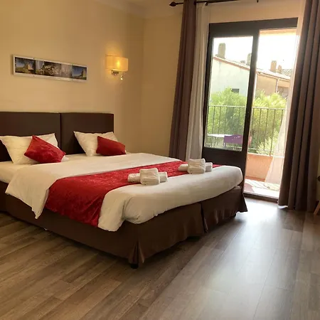 Logis Restaurant Le Du Roulier Hotel 3*