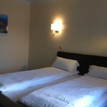 Logis Restaurant Le Du Roulier 3*